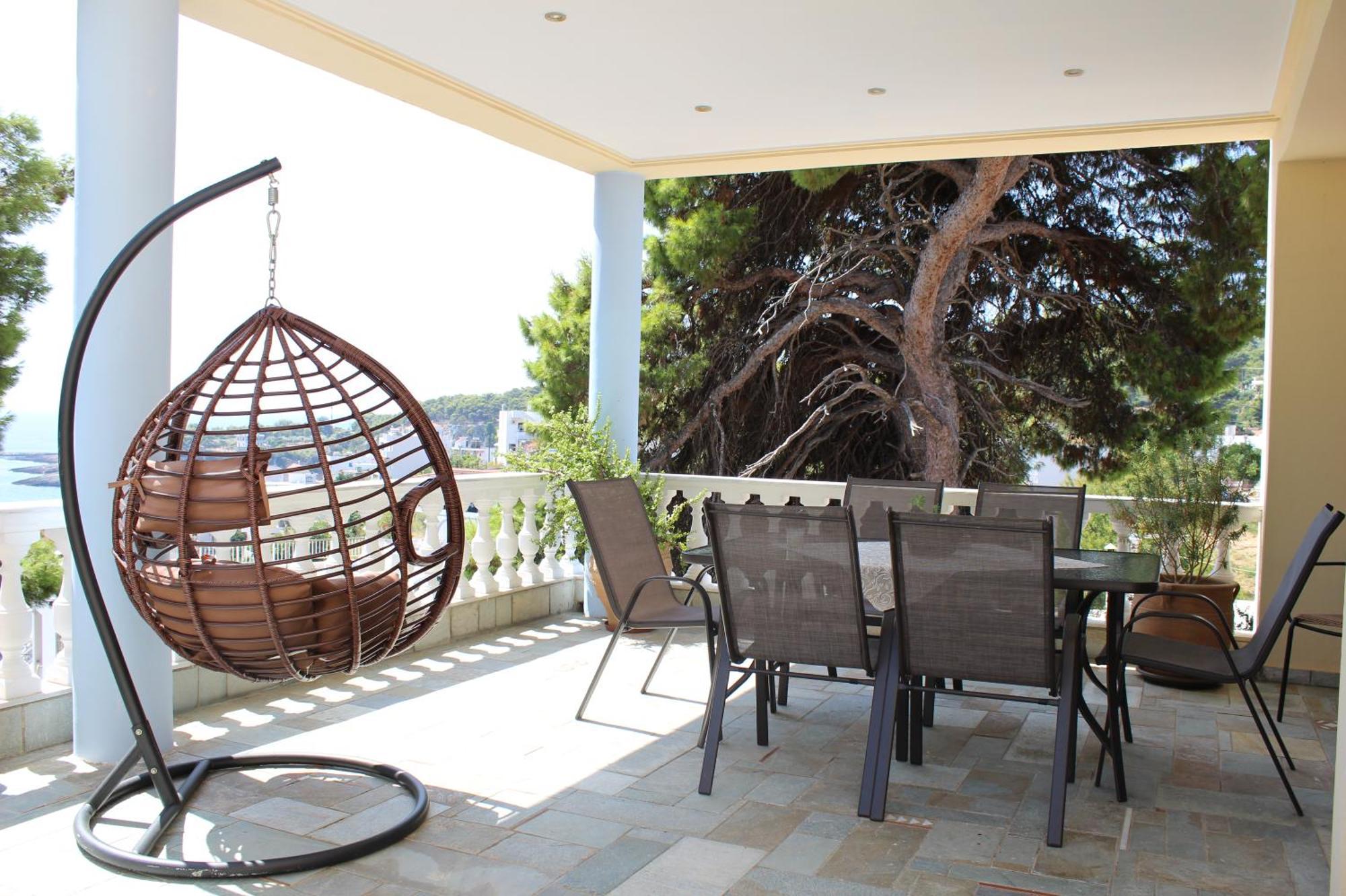 Eleni's Alonnisos Town